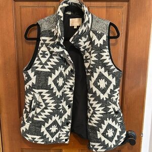 Skies are blue women’s large vest